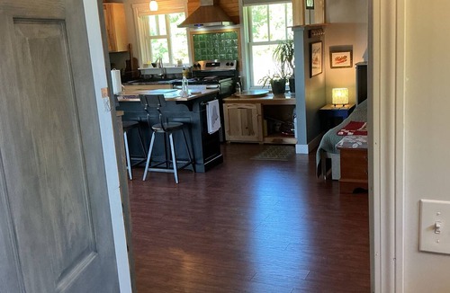West Tremont House | 24 - Funky and charming, 'small house' in West Tremont