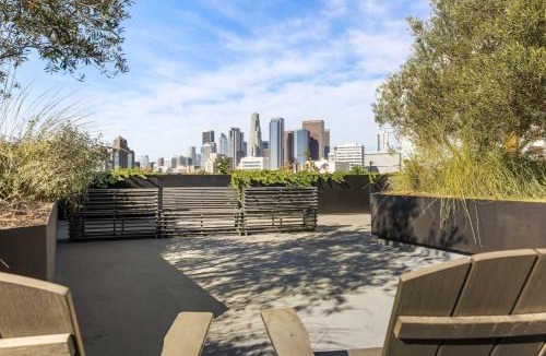 Little Tokyo Apartment | 2BD 2BA Stylish Arts District Retreat, Walk to Little Tokyo