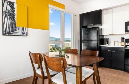 Little Tokyo Apartment | 2BD 2BA Stylish Arts District Retreat, Walk to Little Tokyo