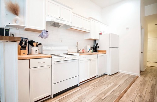 Thunderbolt Apartment | 2BR Boho Chic Duplex・Near Tybee Island ・Savannah