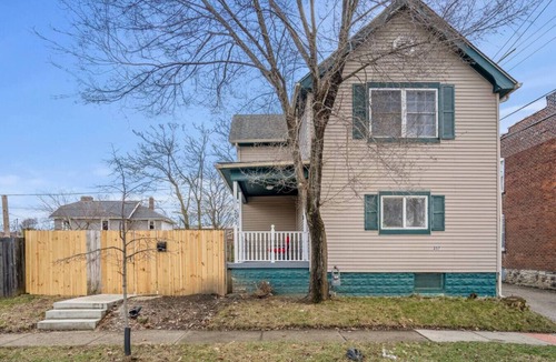 Weinland Park House | 2BR Hot Tub + Pet Friendly Near OSU & Short North