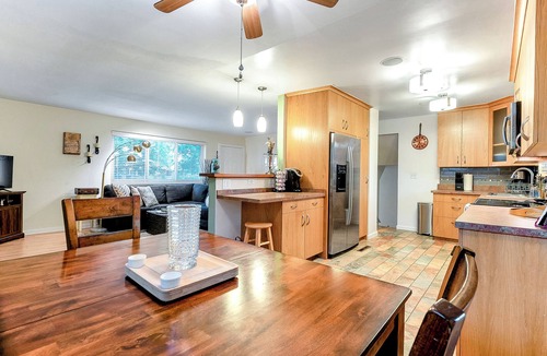 Cottage Line House | 3 Bed 1.5 Bath Blocks to Beach- Dogs OK! Quiet Cul-de-sac