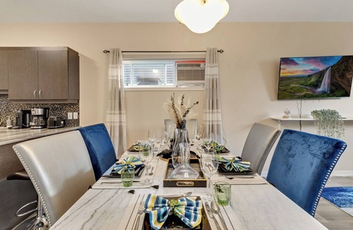 Communaute-Urbaine-de-l'Outaouais Apartment | 3-bedroom basement apartment with Pool&Terrace-4 mins to Gatineau-Ottawa Airport
