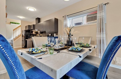 Communaute-Urbaine-de-l'Outaouais Apartment | 3-bedroom basement apartment with Pool&Terrace-4 mins to Gatineau-Ottawa Airport