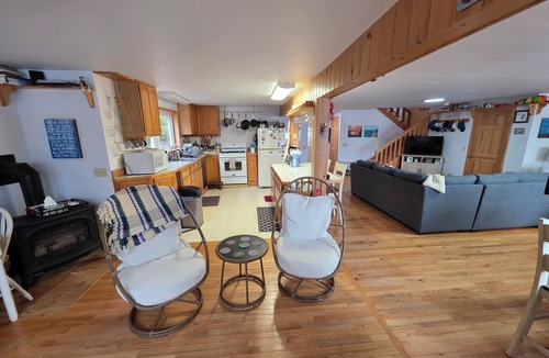 Mount Vernon House | 3-Bedroom House on Beautiful Flying Pond in Mt. Vernon, ME
