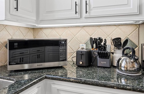 Texas Medical Center House | 3-bedroom townhome Centrally located near Medical Center/NRG stadium.