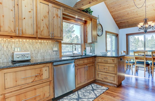 Sunriver House | 3 Spyglass - Lovely Sunriver Home, Elegant & Remodeled, Hot Tub, SHARC Passes, Golf Views