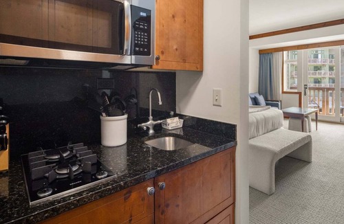 Stowe Area Cabin | #347 | Studio |The Maple | 3rd Floor Pool & Mountain Views