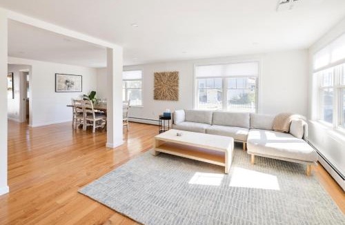 Scarborough House | 3BR Beach House, Walk to Sand & Sea