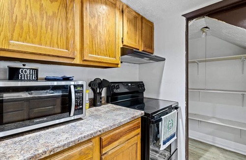 Reynoldsburg House | 3BR Townhouse with Free Parking Near Downtown Ohio