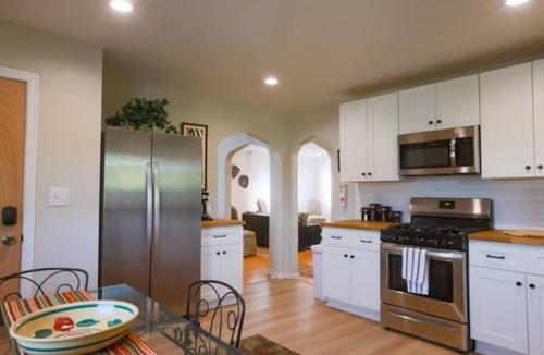 Pittsburgh House | 4 Bed Cape Cod | Comfort & Charm Near the City