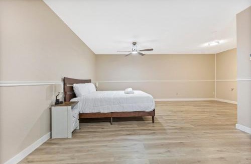 South Side House | 4 bedroom 3 bathroom 10 sleep,