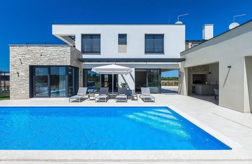 Brtonigla House | 4 bedroom gorgeous home in Brtonigla