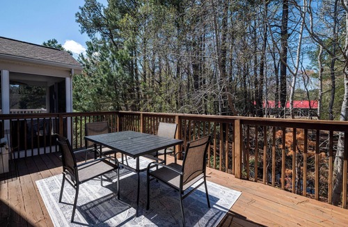 Ocean View House | 4-bedroom townhome near Bethany Beach with pool.
