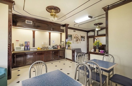 Three Rivers House | 4 Budget-Friendly Units, Free Parking Onsite, Outdoor Pool, Pets Allowed!