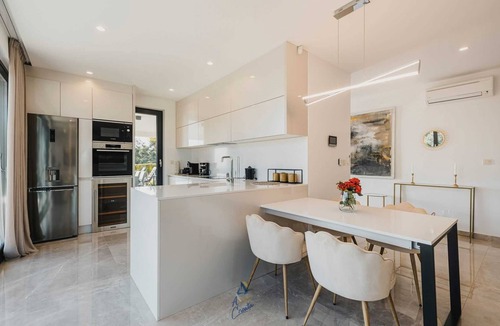 Brnobici Villa | 4BD villa for up to 8 with large swimming pool, jacuzzi, sauna, gym, bocci