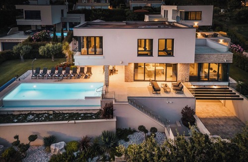 Brnobici Villa | 4BD villa for up to 8 with large swimming pool, jacuzzi, sauna, gym, bocci