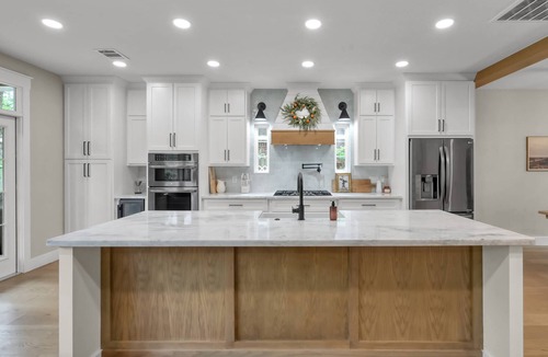 College Park House | 4BR Near The Woodlands | Quiet Neighborhood | King Suite | Pet Friendly