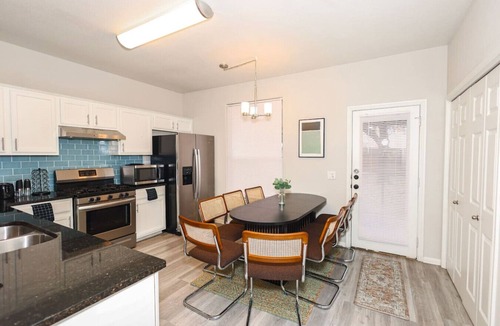 Austin House | 4BR Pet-friendly S. Austin Retreat Near 6th St & Music