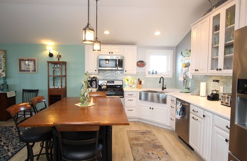 Broadkill Beach House | 604 S. Bayshore Dr. - A terrific PET FRIENDLY AND WATERFRONT nightly retreat in Broadkill Beach!