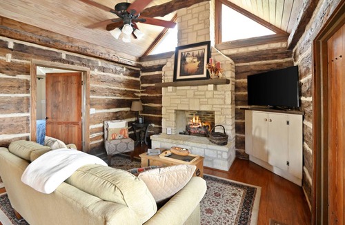 Fredericksburg Cabin | 75 m² Cabin ∙ 1 bedroom ∙ 2 guests