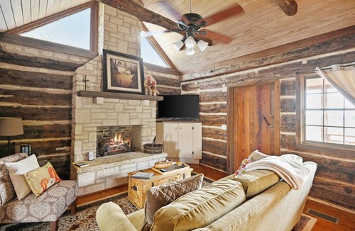 Fredericksburg Cabin | 75 m² Cabin ∙ 1 bedroom ∙ 2 guests