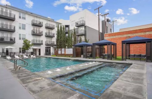 Fort Worth Cultural District Apartment | 7th St. Behavior