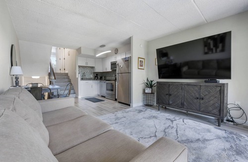 The Pines Condo | ADORABLE AND SPACIOUS 2 BR, 2 BA CONDO . ON REHOBOTH AVE - 18 THE ARK