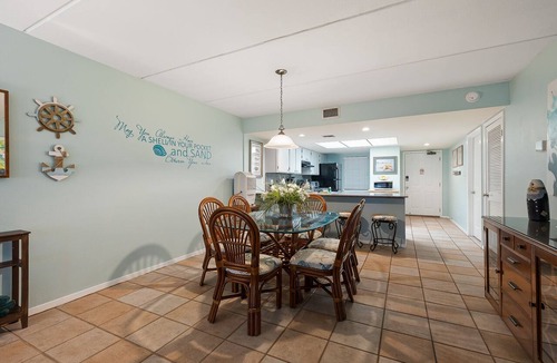 South Padre Island Condo | Adorable Ground Floor Condo with Heated Pool, Hot Tub, Tennis Court & Direct Beach Access!