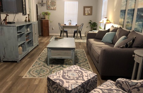 South Central Houston House | Adorable newly renovated bungalow. Walking distance to FIFA!