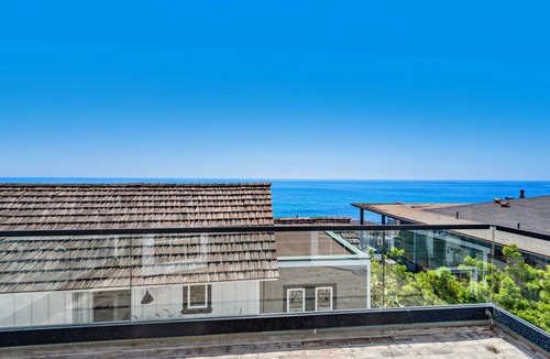Diamond Crestview House | Almost Oceanfront home in woods cove