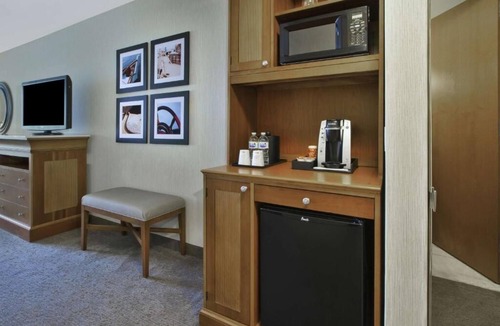Old Port House | Amazing Location & Modern Comforts: Pool | Breakfast | 24h Gym | 2 Units