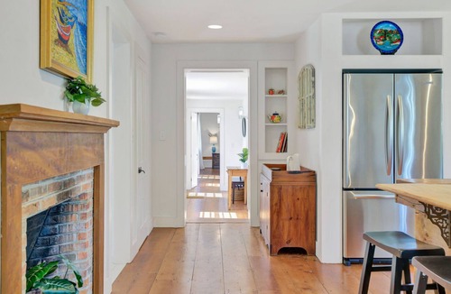 South Woodstock House | Antique Farmhouse, Walk to South Woodstock Village