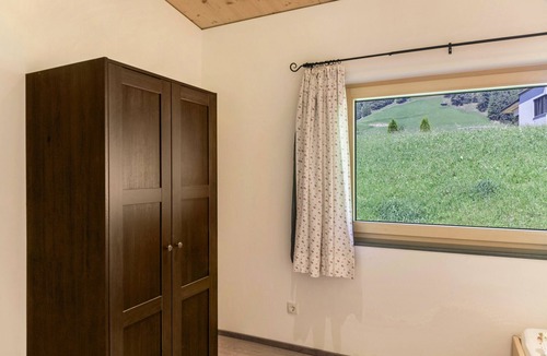 Obernberg am Brenner Apartment | Apartment 'Rehwiese' with Mountain View, Balcony and Wi-Fi