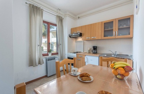 Tar Apartment | Apartment Koseto No.1 on the Ground Floor with Terrace