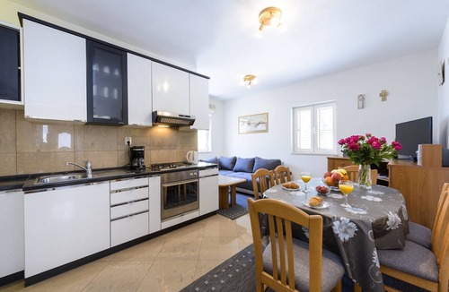 Montovjerna Apartment | Apartment Tija - Two Bedroom Apartment with Balcony and Partial Sea View(A4+2)