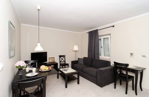 Gornji Kono Apartment | Apartments Gaura - One-Bedroom Apartment with Terrace