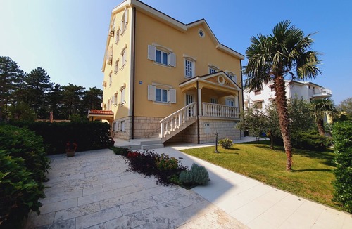 Jadranovo Apartment | Apartments Villa Anne (81411-A6) - Jadranovo (Crikvenica)