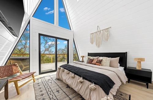 Fredericksburg House | ARES Treehouse Fredericksburg