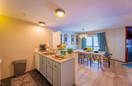 Edray Apartment | AS 328-330: Ski-In/Out | Bunk Beds | Hot Tub | Sleeps 10