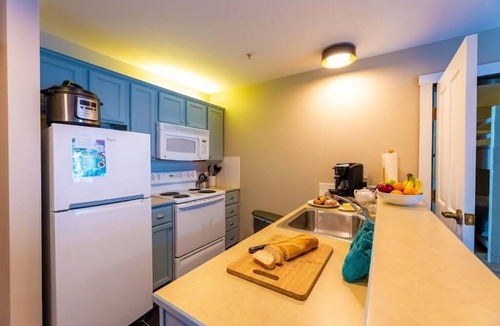 Edray Apartment | AS 328-330: Ski-In/Out | Bunk Beds | Hot Tub | Sleeps 10