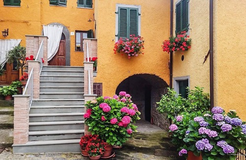 Poggio House | Authentic traditional Italy! Mountain views, own pool, WIFI, village