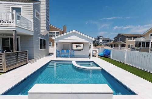 Stone Harbor House | Barefoot Bungalow - Charming Getaway with Pool!