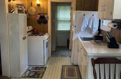 Brooklin Cottage | Batten's ReTreat (formerly Close Call Cottage)