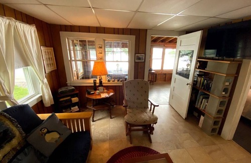 Brooklin Cottage | Batten's ReTreat (formerly Close Call Cottage)