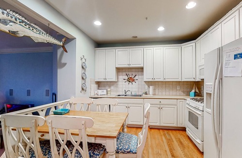 Ocean View House | Bayside Bethany Lakes townhouse w/fireplace, pools, basketball court, free WiFi