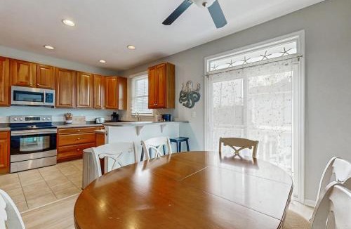 Sun Ridge House | Bayside Resort- 11490 West Sand Cove