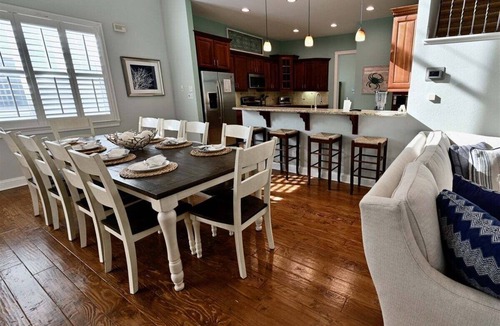 The Commons House | Bayside Resort 5BR, 4 Full Baths 2 Suite Luxury Ho