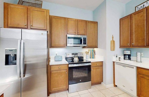 The Commons House | Bayside Resort dog-friendly townhouse w/tennis court access, WiFi, and balcony