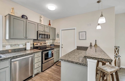 Port Isabel House | Bayview Casita- Balcony & views! Community Pool, hot tub, park. Dining & beach.